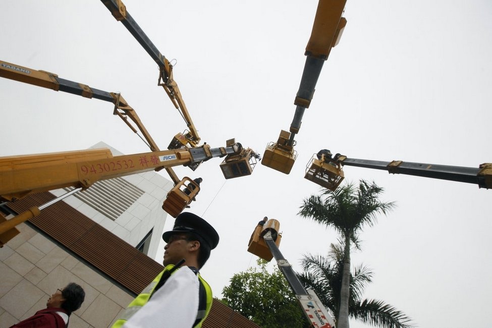 香港特首参选人唐英年住宅涉嫌违建 港媒雇大
