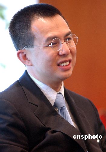 李嘉诚首谈分家产:股票给长子李泽钜 现金给次