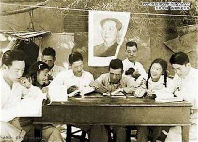 建国初为解决<em>男女比例问题</em> 八千湘女为国献身