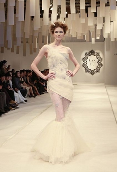 李小璐奢华婚纱价值百万  设计师兰玉作品 赏