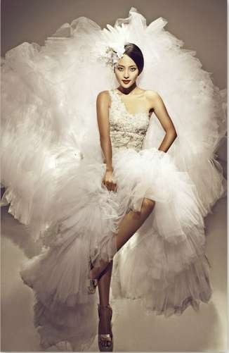 组图:李小璐奢华 婚纱 价值百万  设计师兰玉 作品