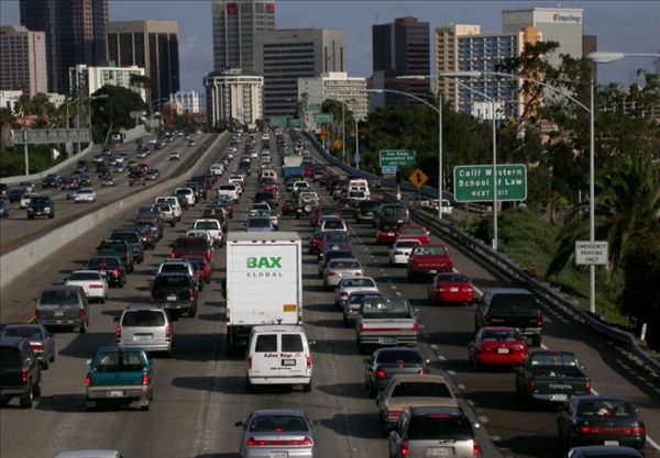 农民阶级_各大城市中产阶级收入