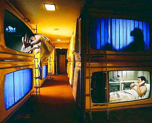 重庆首个胶囊饭店成驴友新宠 图说全球迷你旅店