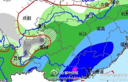 组图:昆明下雪引网友热议 机场瘫痪大量旅客滞