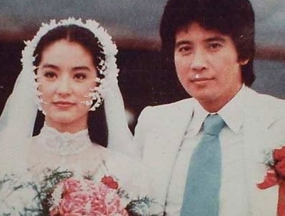 神 林青霞不世出的绝美房照和风光<em>婚姻背后</em>的