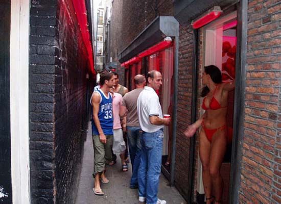 盘点全球十大知名红灯区 宾馆林立大腿舞跳满