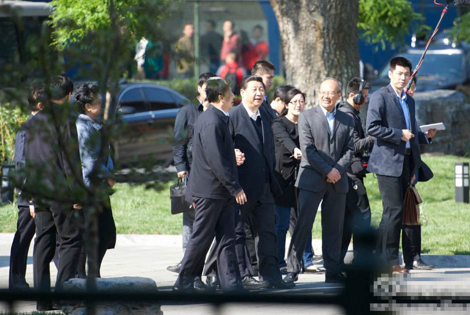 组图：习近平“五四青年节”访问北大
