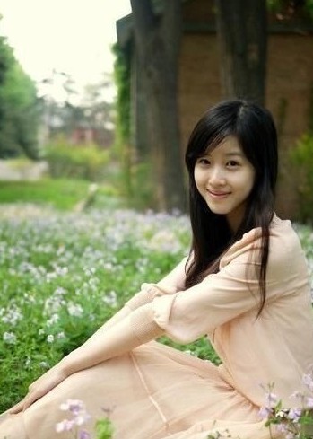 19岁<em>奶茶妹</em>与<em>刘强东同居</em>引关注 酒店热吻不避