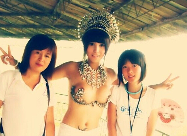 组图:泰国小胖墩变性成辣妹揭泰国人妖淫靡生活变性人也可以卖淫-新闻