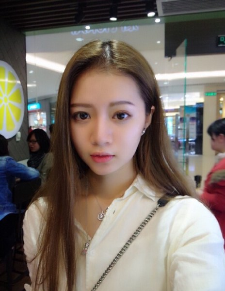 组图:08奥运最小火炬手丁可儿成最美校花 被疑修改年龄