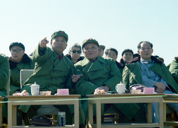 光影中的改革家胡耀邦