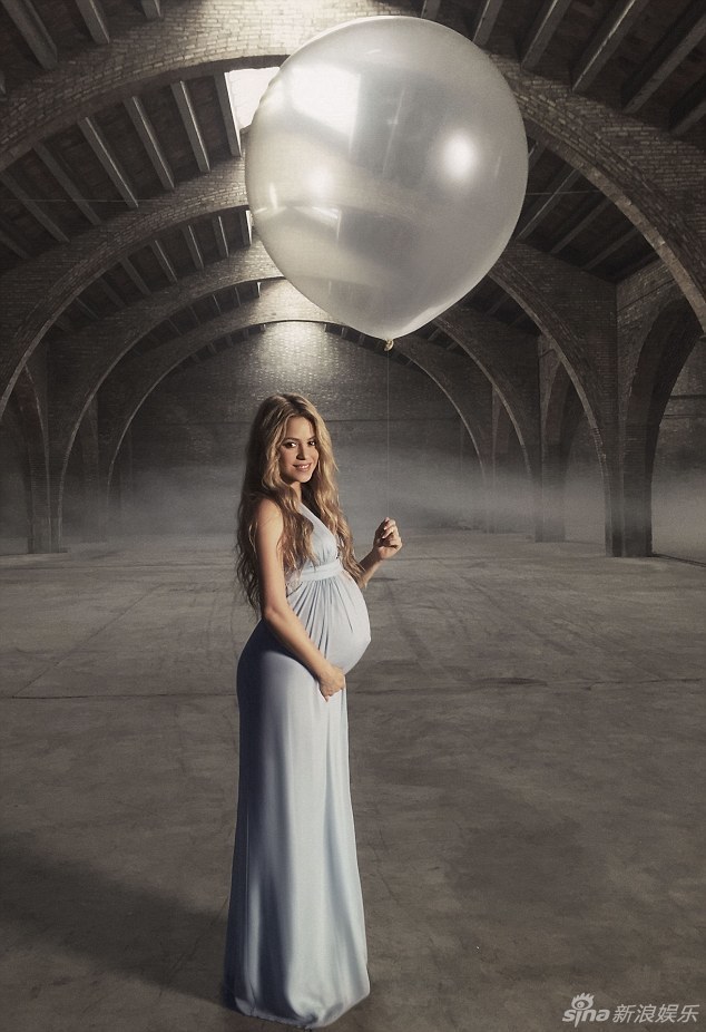 组图:谁说怀孕不能臭美?明星辣妈挺孕肚仍时尚
